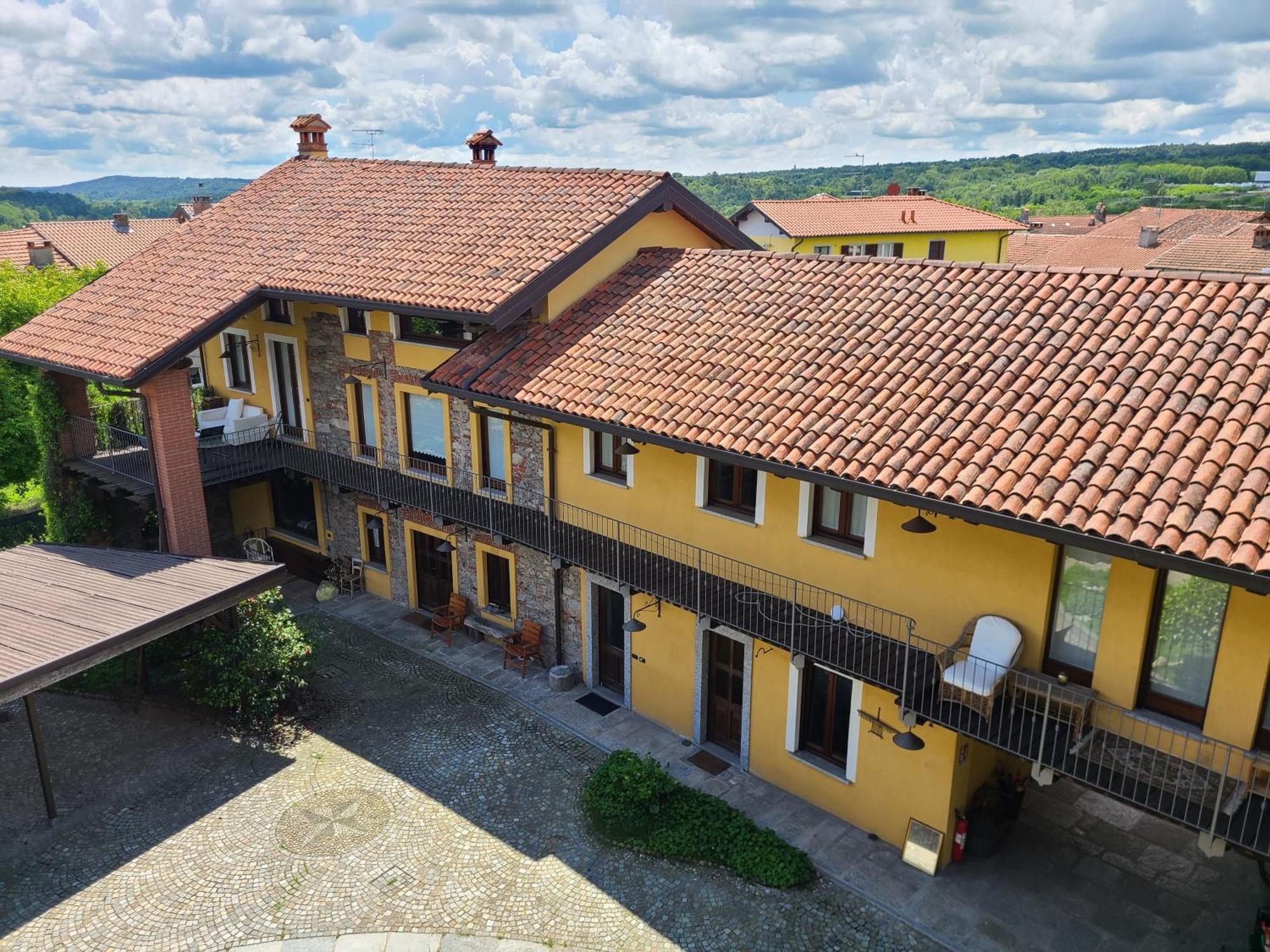 Robin'S Nest Hotel Paruzzaro Kültér fotó