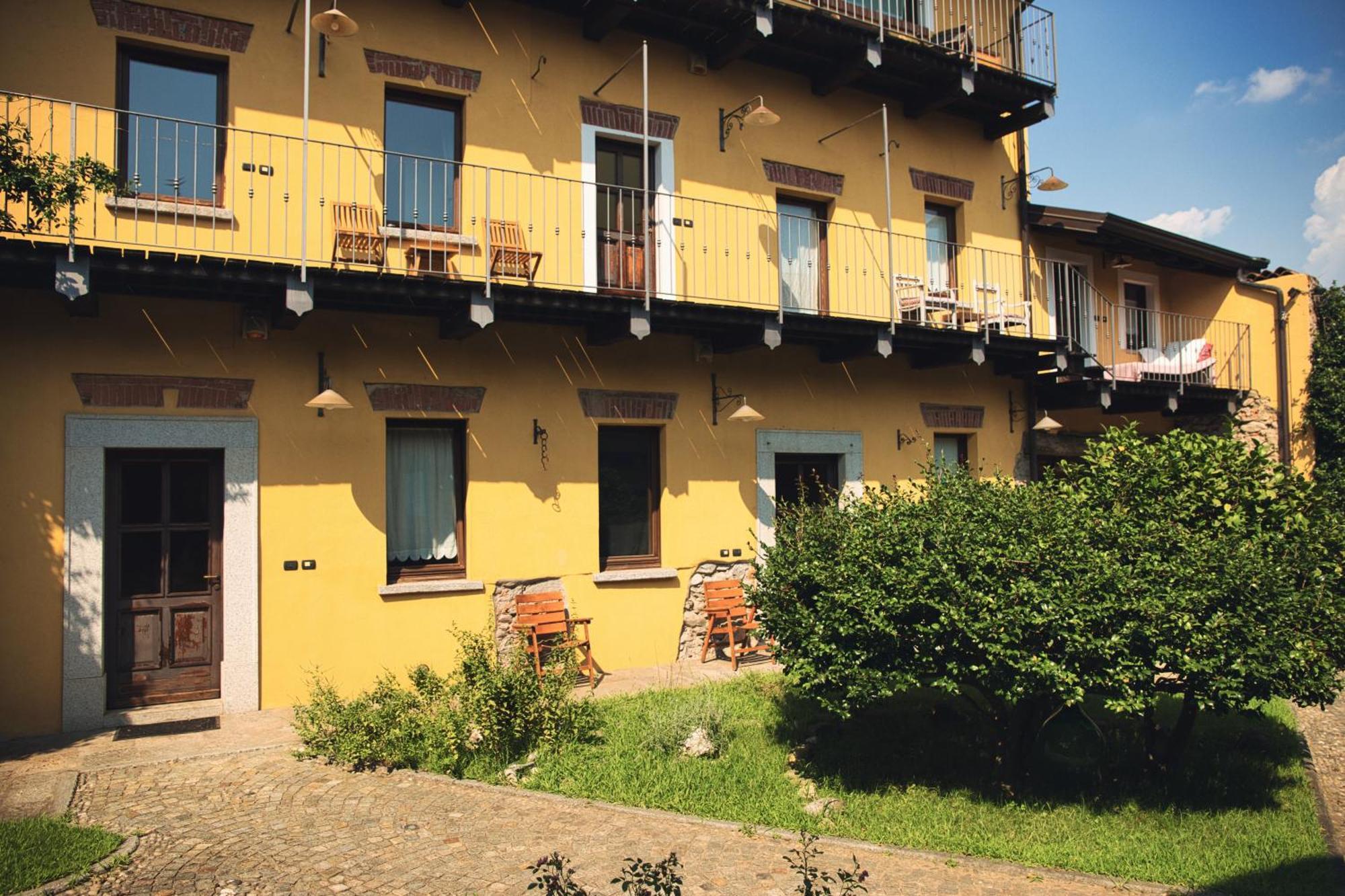 Robin'S Nest Hotel Paruzzaro Kültér fotó