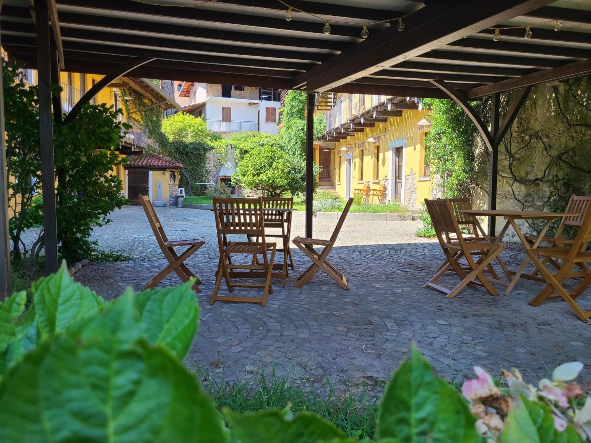 Robin'S Nest Hotel Paruzzaro Kültér fotó