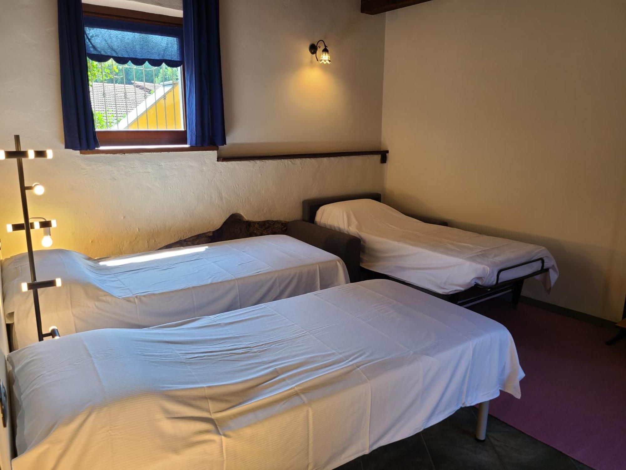 Robin'S Nest Hotel Paruzzaro Szoba fotó