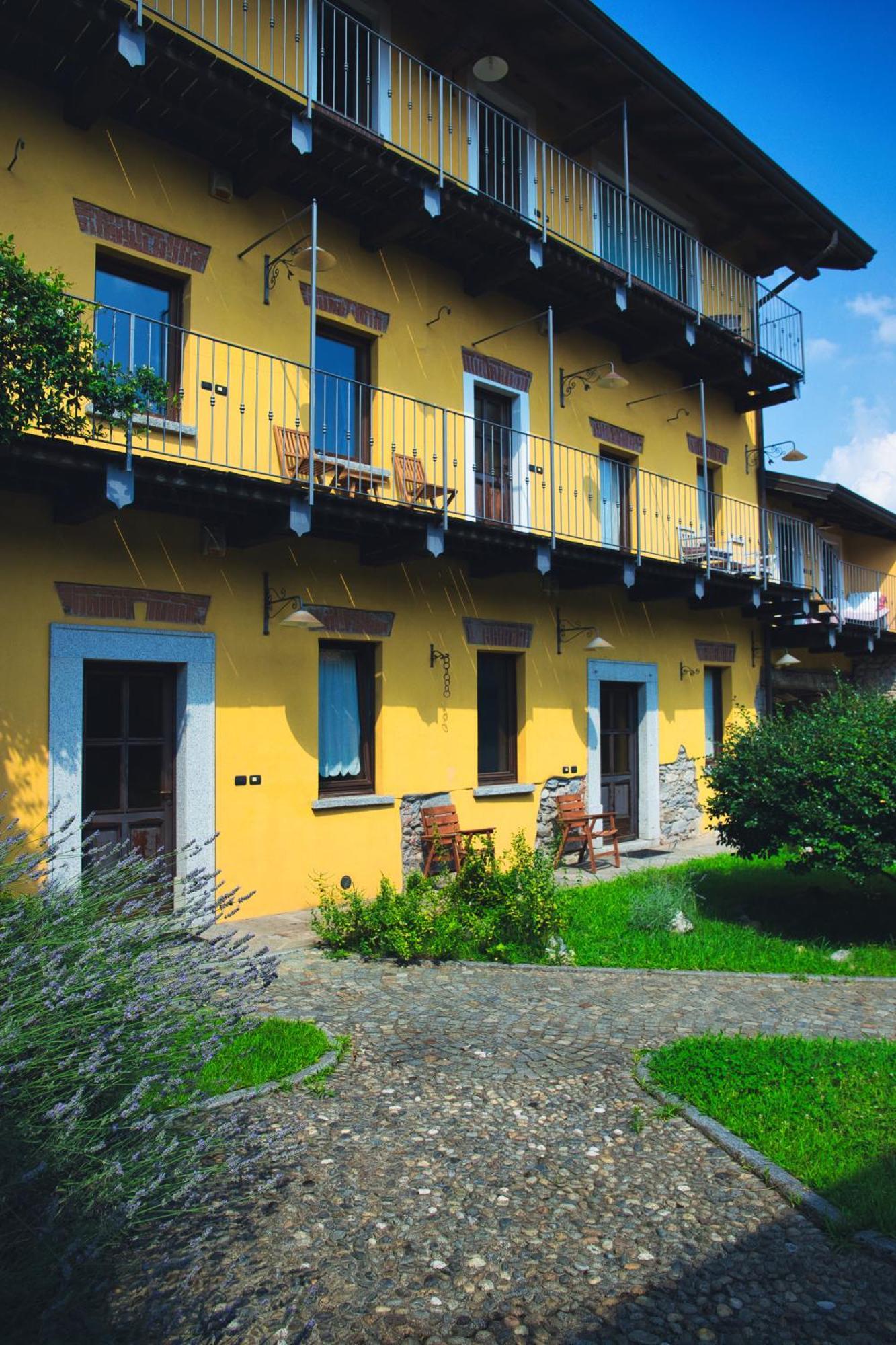 Robin'S Nest Hotel Paruzzaro Kültér fotó